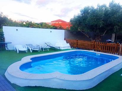 Swimming pool of House or chalet for sale in Numancia de la Sagra  with Air Conditioner, Heating and Private garden