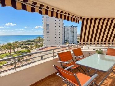 Apartament amb balcó de lloguer a Calle SANT VICENT 109