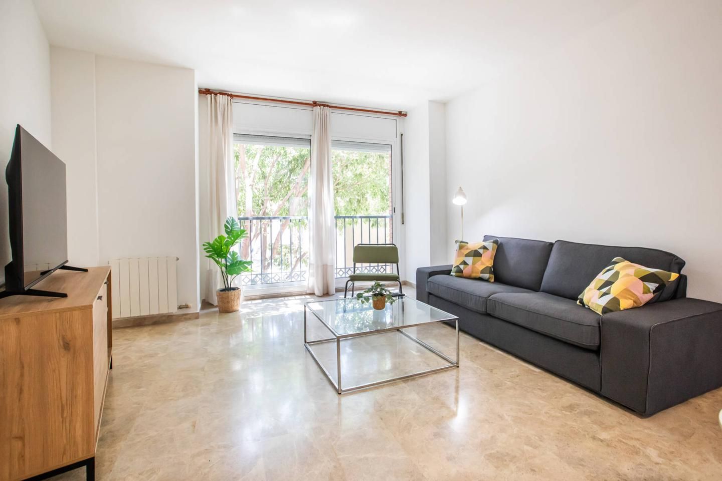 Flat to rent in Carrer de Rogent, El Camp de l'Arpa del Clot