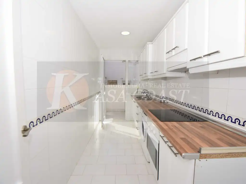 Flat with terrace for sale in Puerto Deportivo, imagen 4