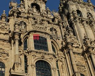 Vista exterior de Edifici en venda en Santiago de Compostela 