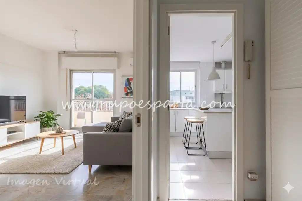 Flat for sale in Sevilla  with Air Conditioner and Balcony