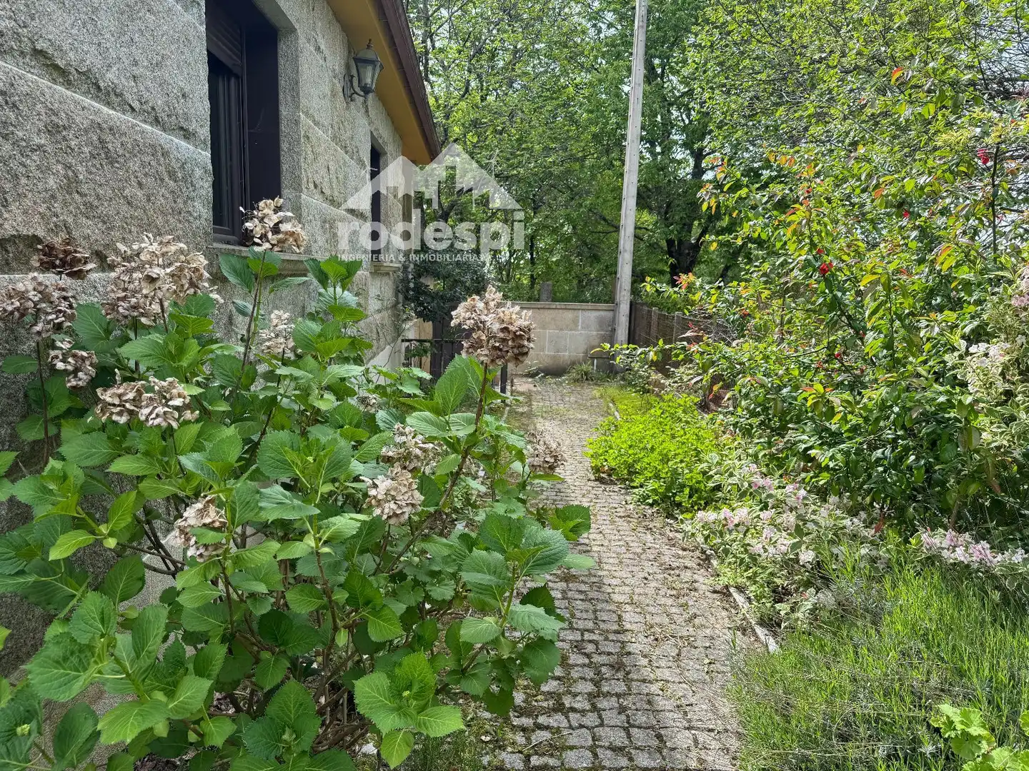 Casa o xalet en venda en Covelo amb Calefacció, Traster i Moblat