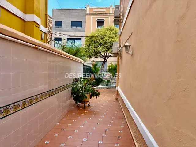 Vista exterior de Casa o xalet de lloguer en Valencia amb Aire condicionat, Calefacció i Terrassa