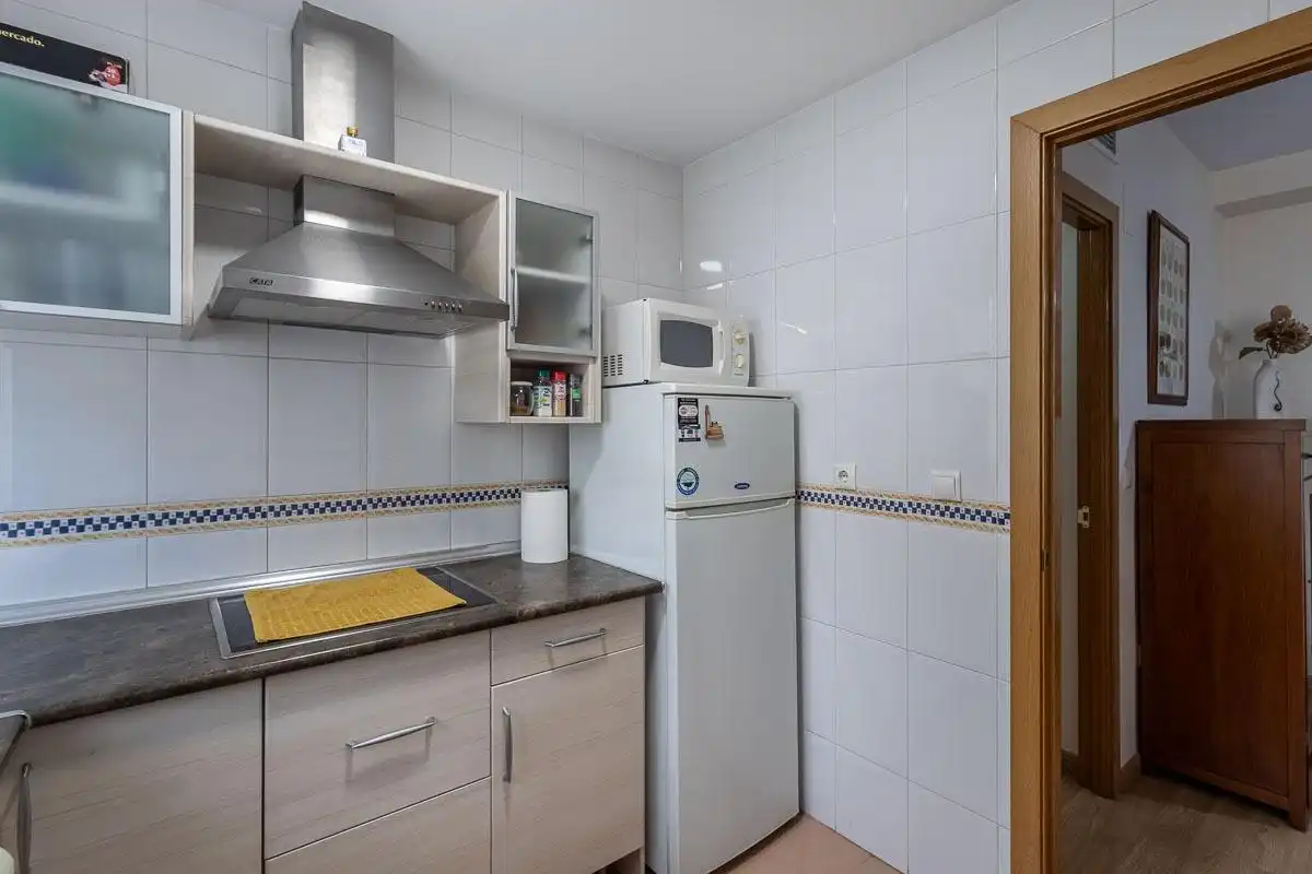 Kitchen of Flat for rent in Granada  with Heating and Furnished