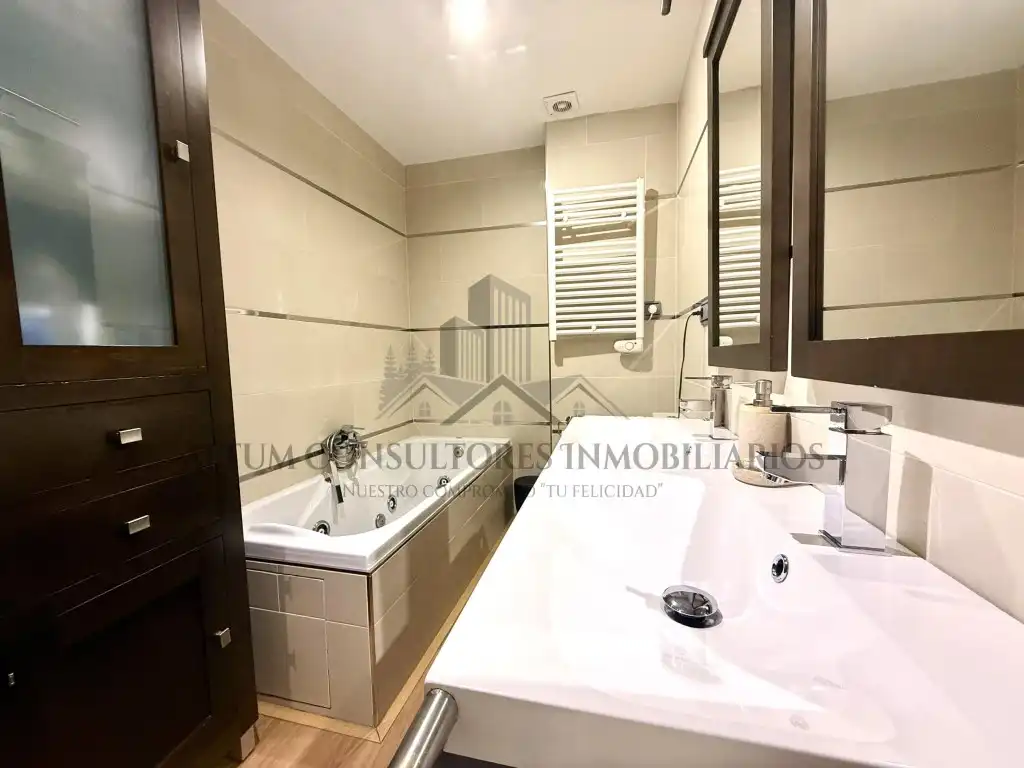 Bathroom of Flat for sale in Sevilla