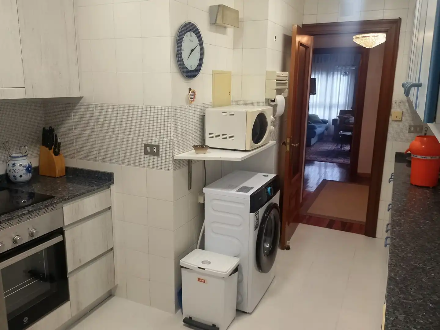 Cocina de Piso de alquiler en Oviedo  con Calefacción, Parquet y Amueblado