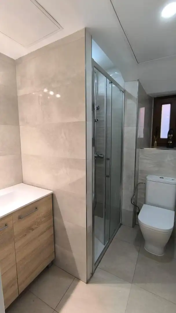 Badezimmer von Wohnung zum Verkauf in Basauri  mit Heizung