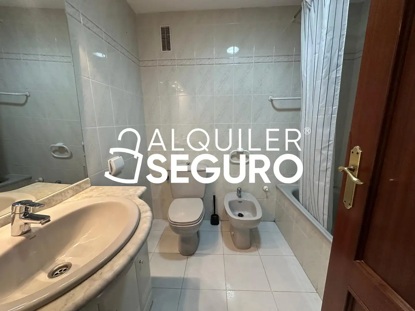 Bathroom of Attic for rent in Mislata  with Air Conditioner and Terrace
