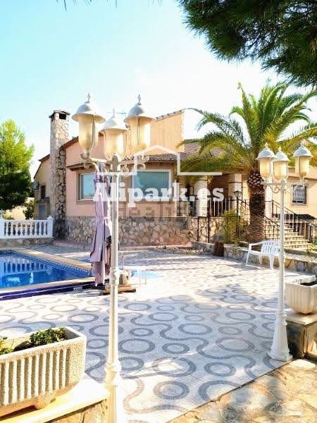 Vista exterior de Casa o chalet en venta en Alicante / Alacant con Calefacción, Terraza y Trastero