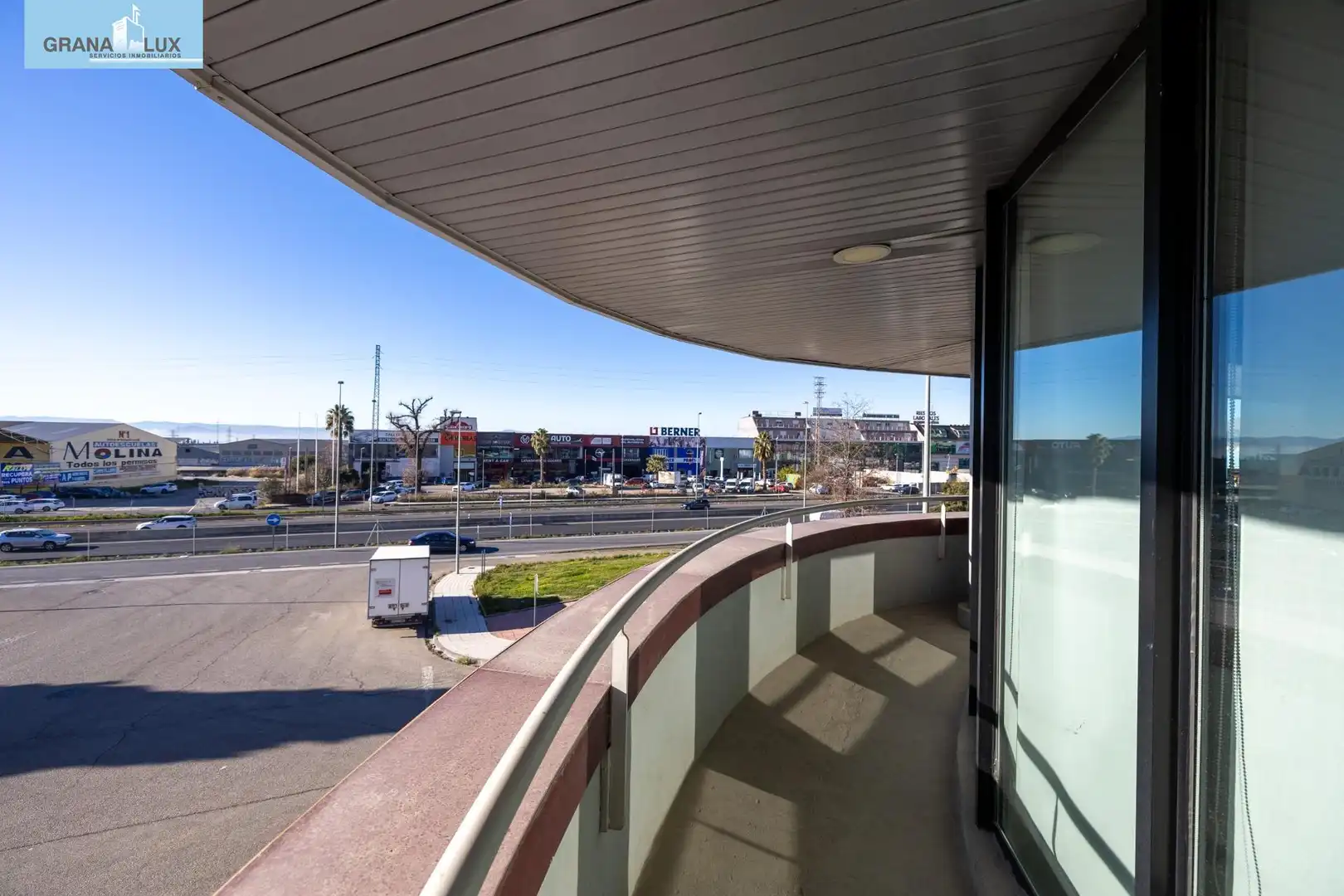 Inmuebles singulares con ascensor en venta en Peligros, imagen 51
