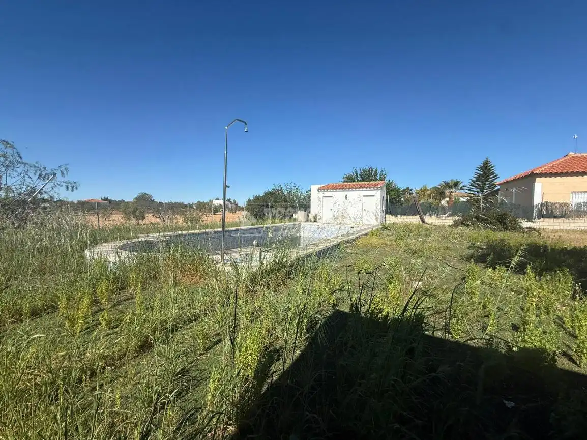 Finca rústica en venta en Arahal con Aire acondicionado y Piscina