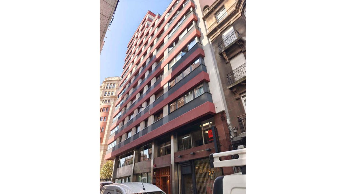 Vista exterior de Local en venta en Gijón 