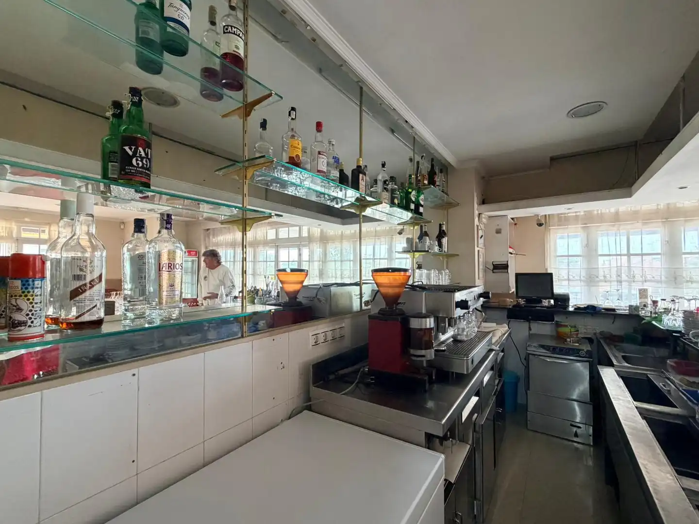 Local de alquiler en Estepona con Aire acondicionado, Parquet y Terraza