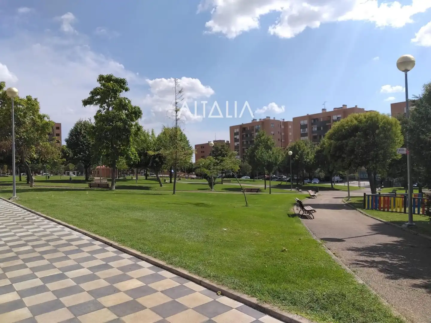 Vista exterior de Piso en venta en Cuenca con Trastero y Amueblado