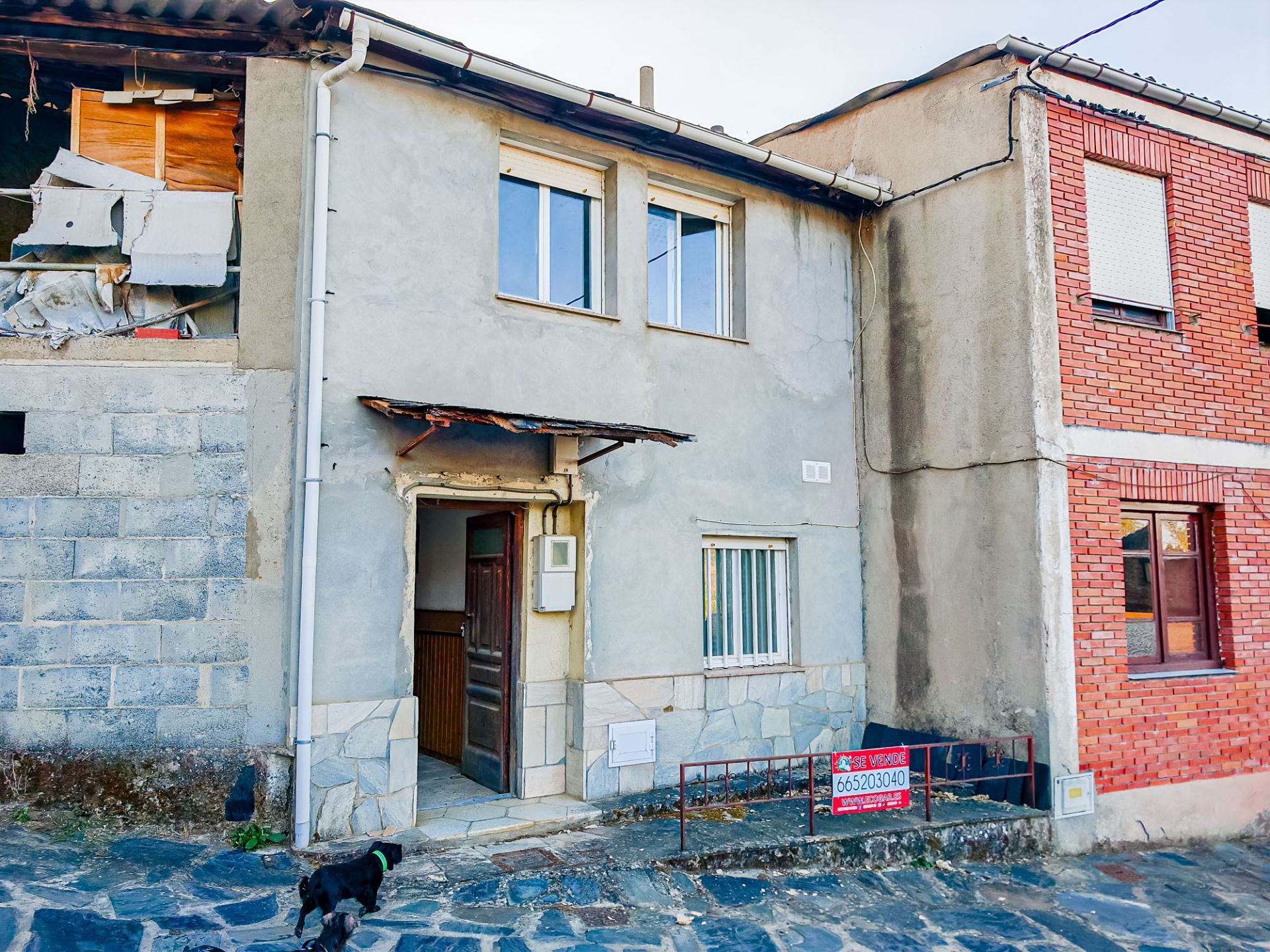 Vista exterior de Casa o xalet en venda en Ponferrada amb Calefacció