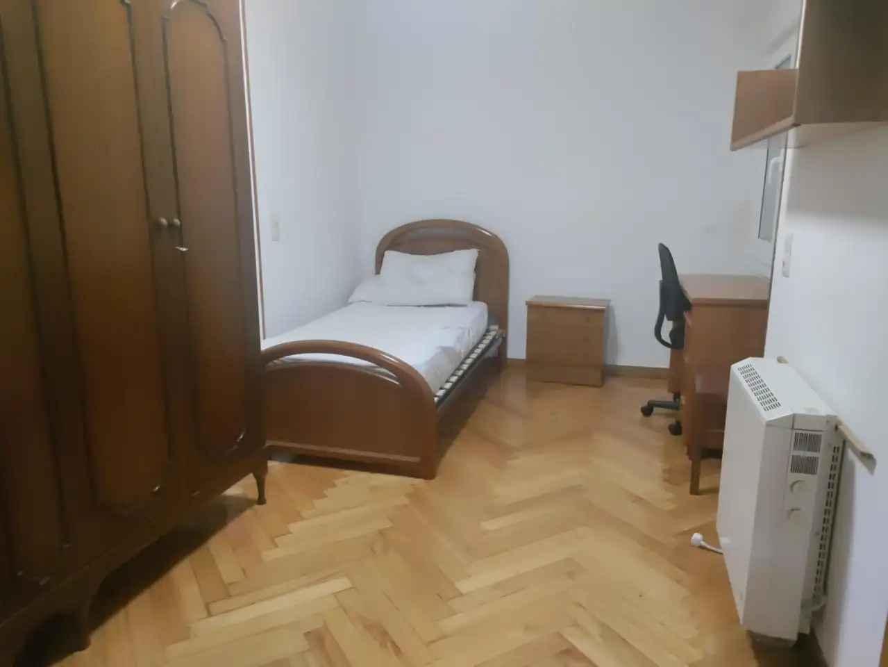 Habitación de Piso de alquiler en Santiago de Compostela  con Calefacción y Amueblado