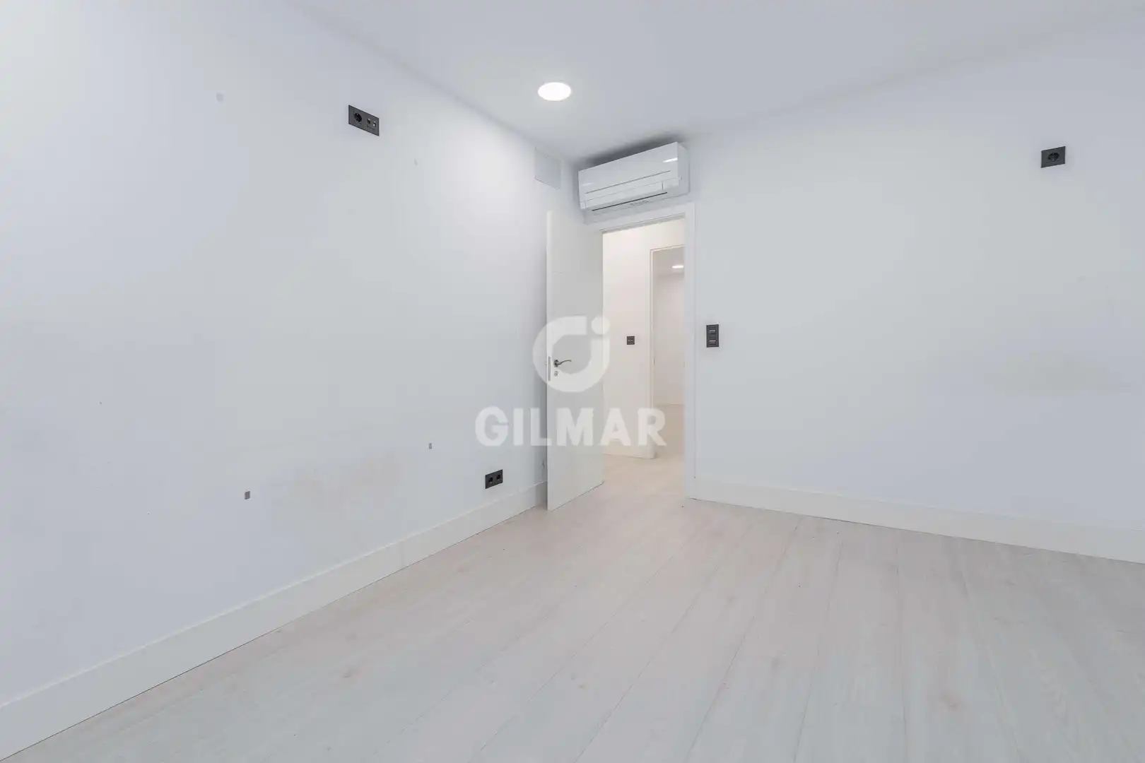 Bedroom of Flat for sale in Madrid  with Heating