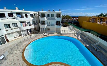 Schwimmbecken von Wohnungen zum verkauf in Antigua mit Terrasse