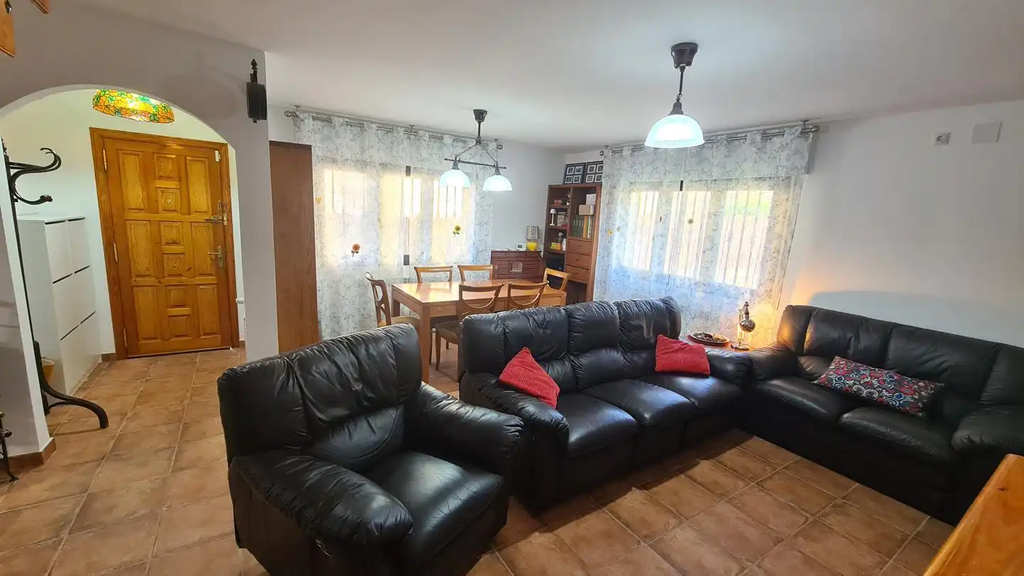 Sala de estar de Casa o chalet en venta en Piedralaves con Calefacción, Jardín privado y Terraza