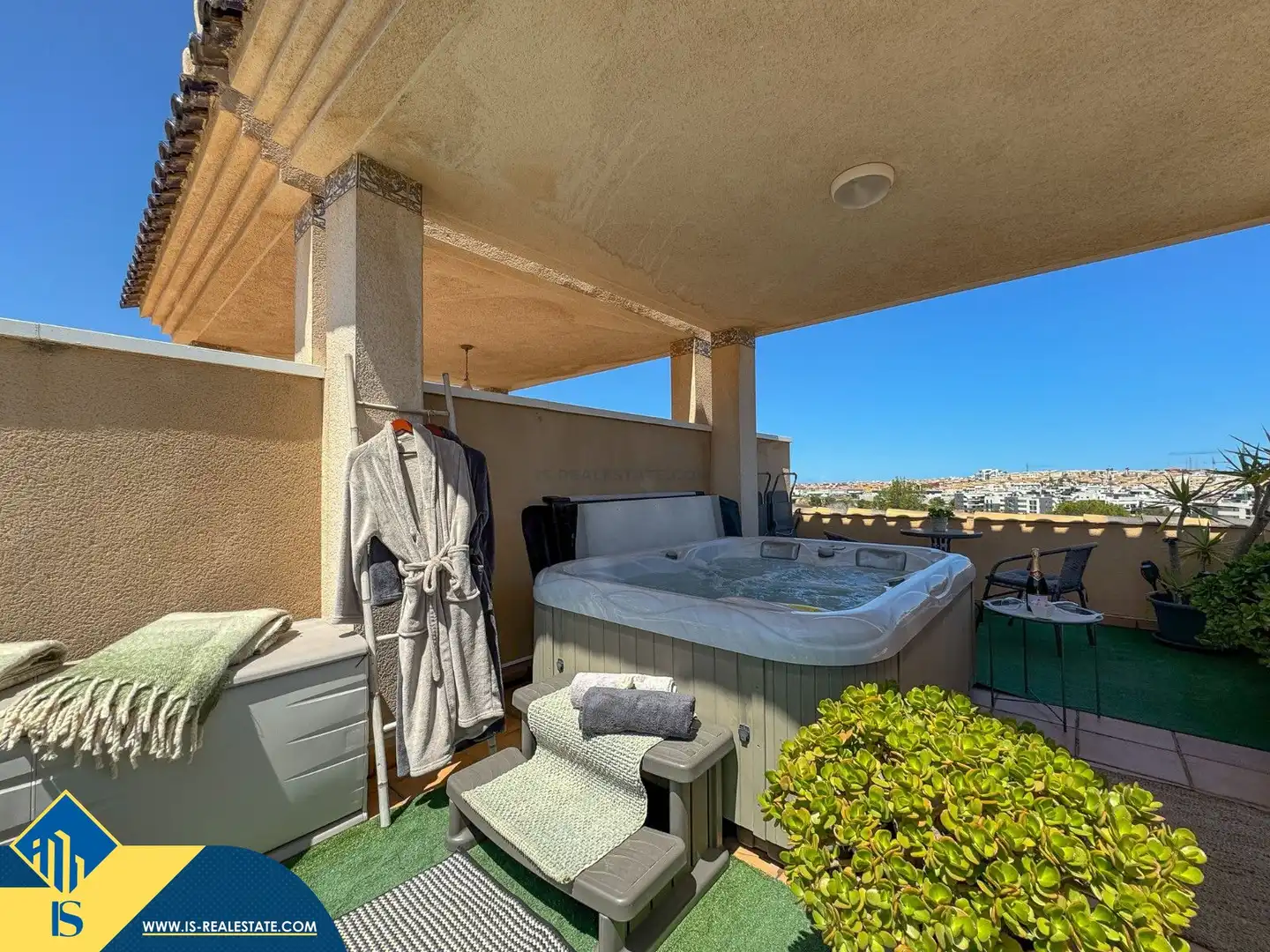 Bungalow amb piscina en venda a Orihuela Costa