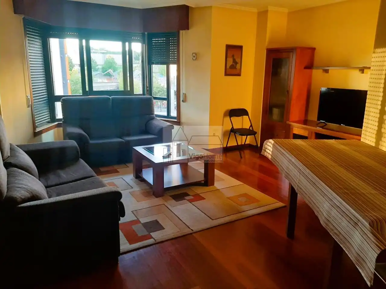 Sala d'estar de Pis de lloguer en Vigo  amb Calefacció i Moblat