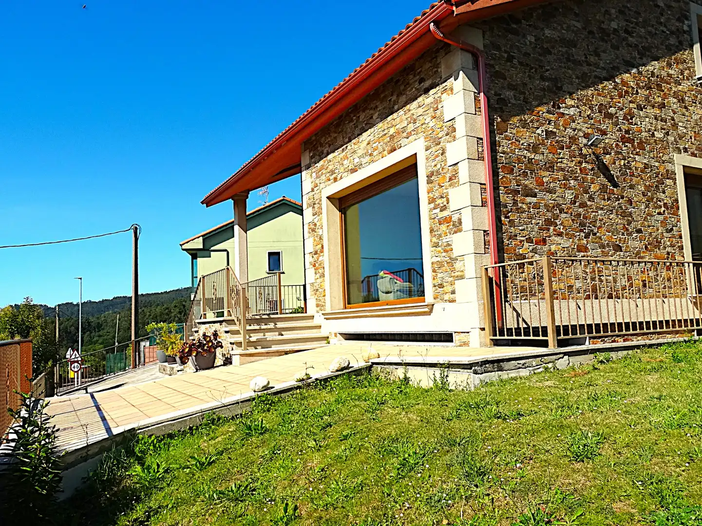 Vista exterior de Casa o xalet en venda en Miño amb Calefacció, Parquet i Terrassa