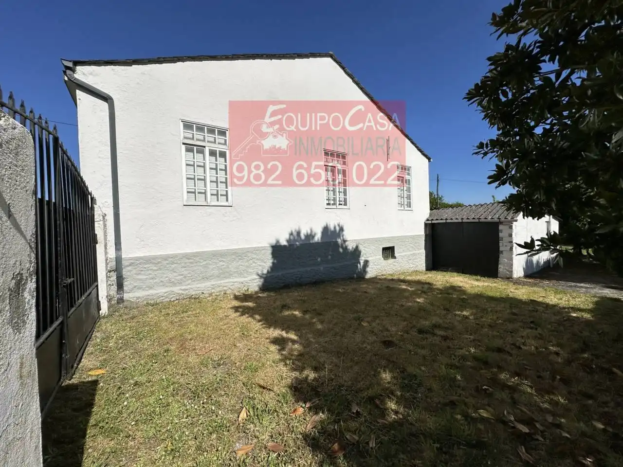 Vista exterior de Casa o chalet en venta en Lugo con Calefacción, Jardín privado y Parquet