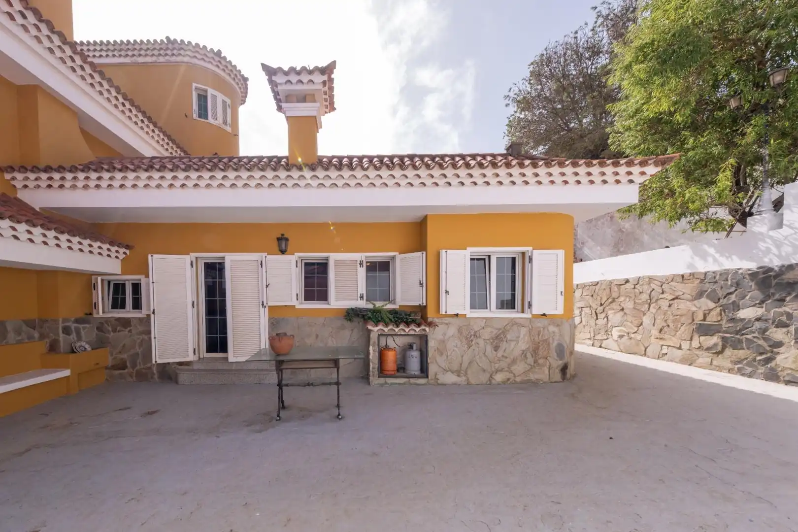 Vista exterior de Casa o xalet en venda en Santa Brígida amb Jardí privat, Terrassa i Piscina