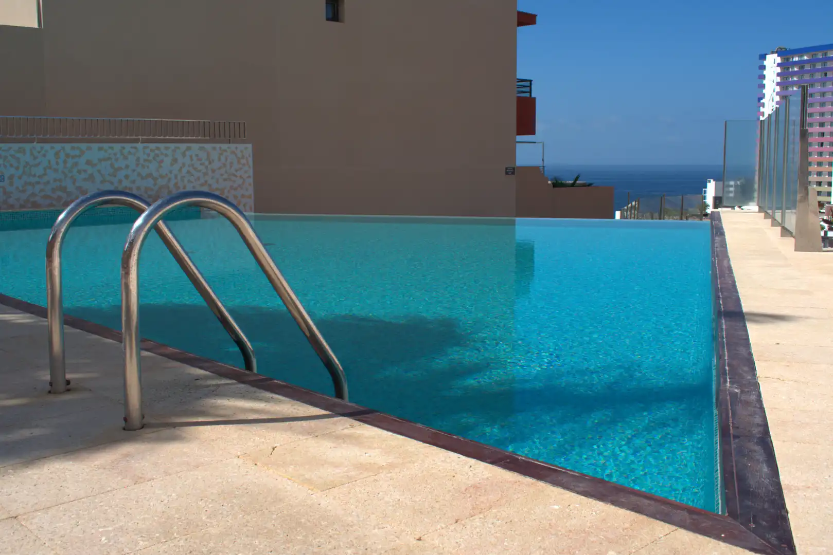 Rez-de-chaussée avec piscine à louer à Avenida Adeje 300 17