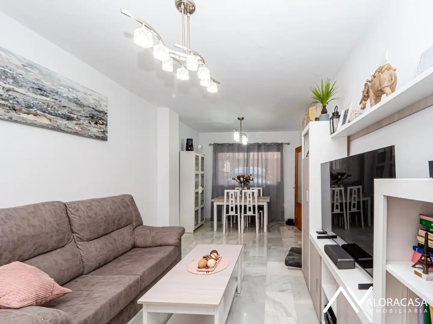 Wohnzimmer von Einfamilien-Reihenhaus zum Verkauf in Cártama mit Möbliert