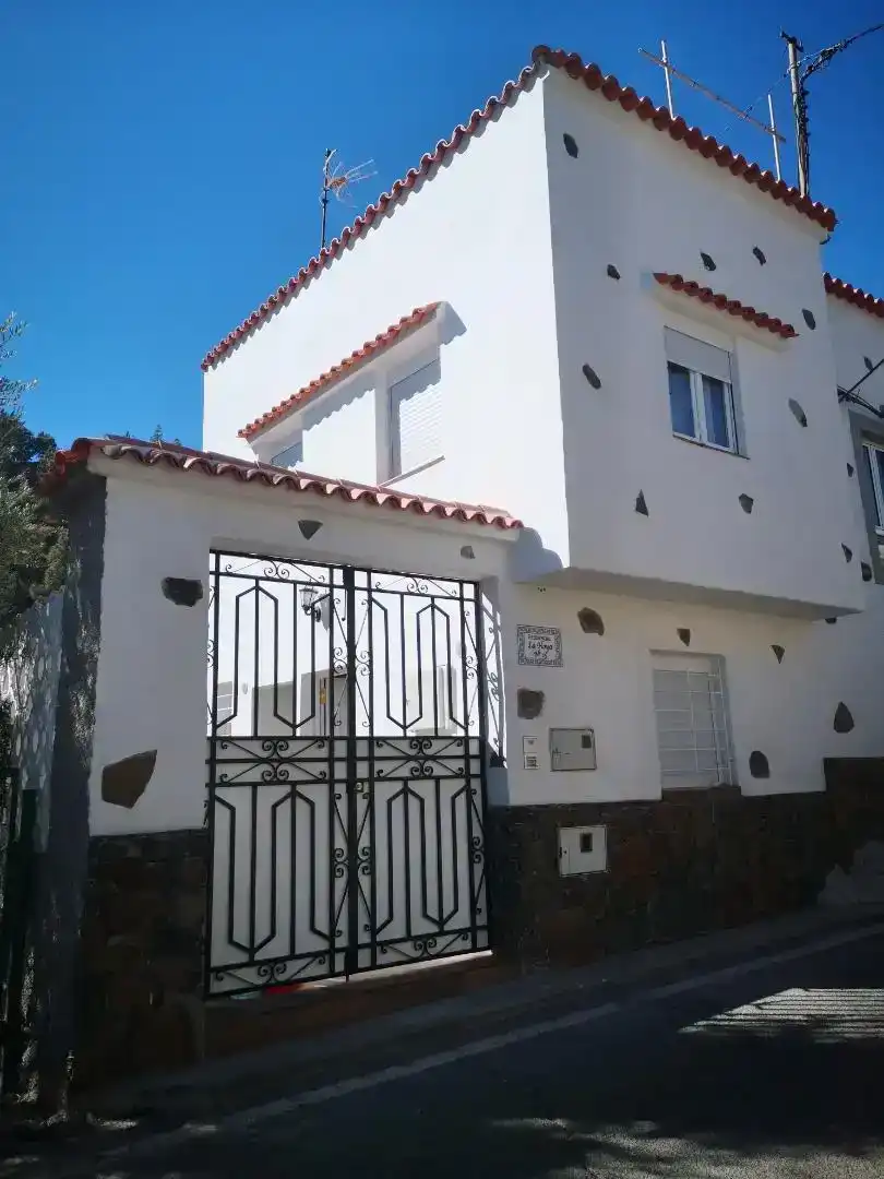 Vista exterior de Casa adosada en venda en San Bartolomé de Tirajana