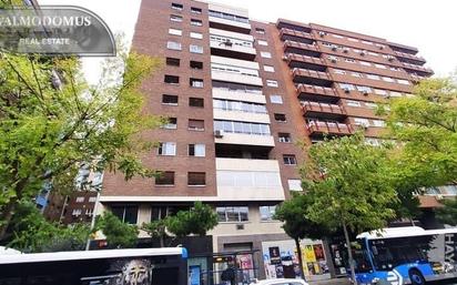 Exterior view of Premises for sale in  Madrid Capital