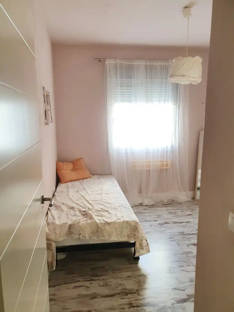 Dormitori de Pis en venda en Algeciras amb Terrassa, Traster i Piscina comunitària