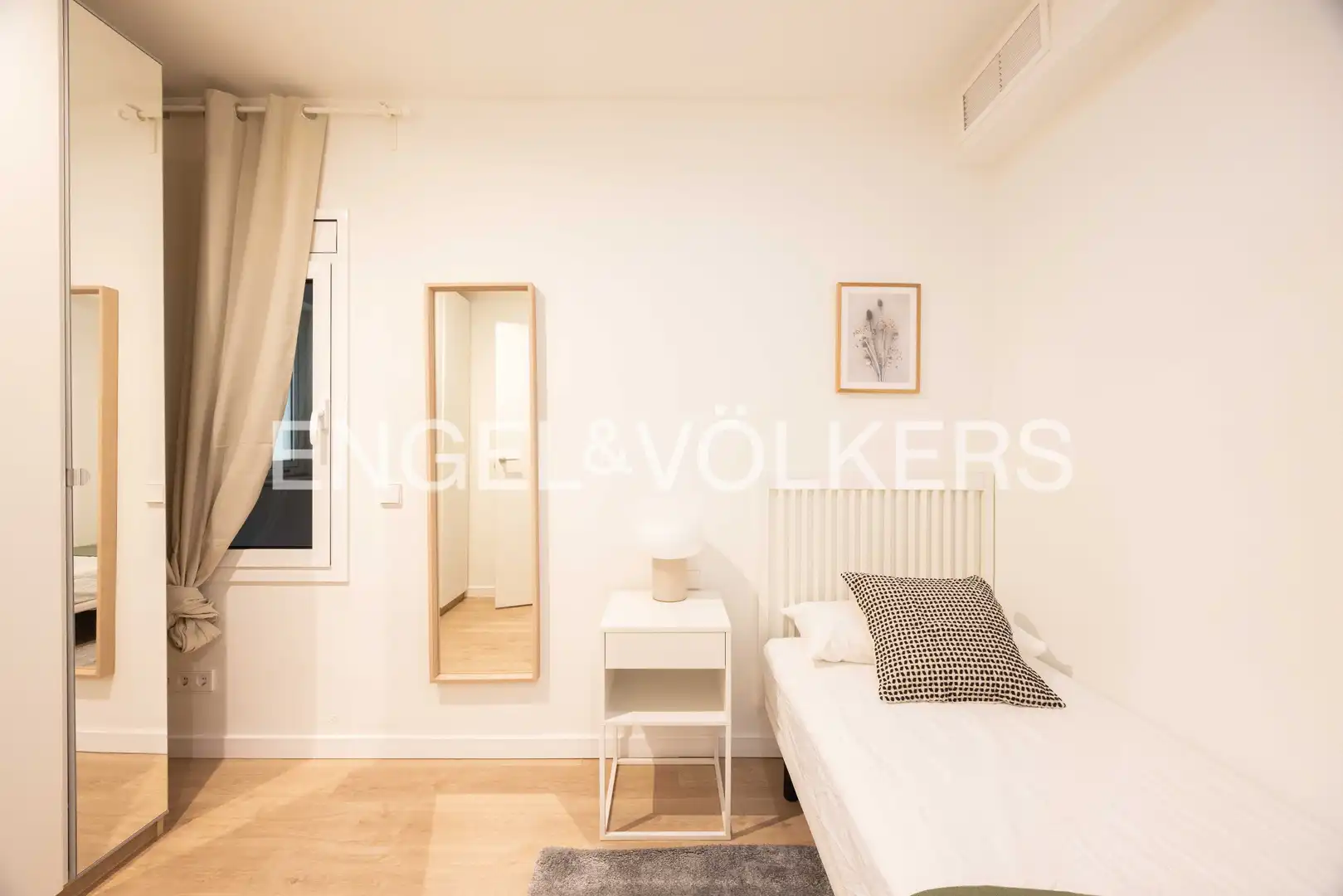 Bedroom of Flat for sale in Barcelona  with Air Conditioner, Heating and Private garden