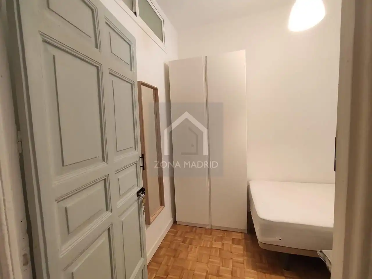 Habitación de Piso en venta en Madrid con Trastero