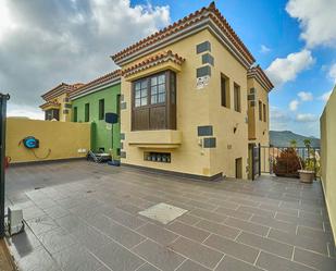 Vista exterior de Casa adosada en venda en Las Palmas de Gran Canaria amb Jardí privat, Terrassa i Traster