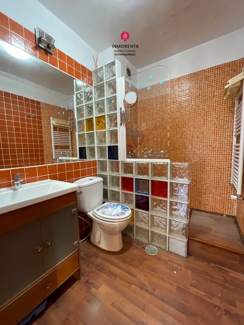 Baño de Piso en venta en Fuenlabrada con Calefacción y Jardín privado