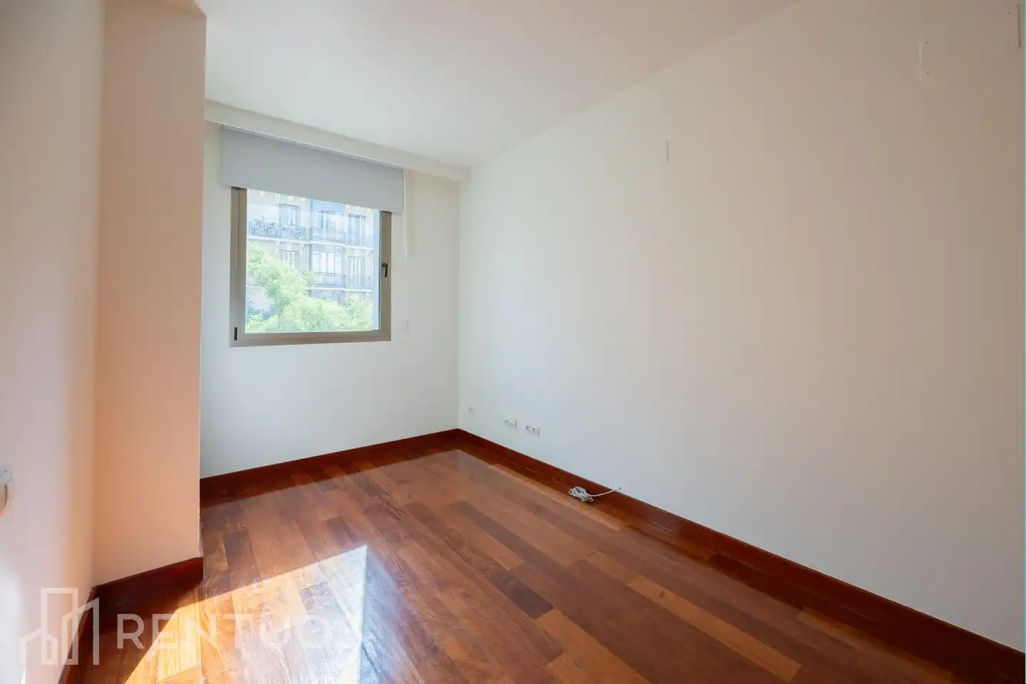 Schlafzimmer von Wohnung zur Miete in Madrid mit Klimaanlage, Parkett und Gemeinschaftspool