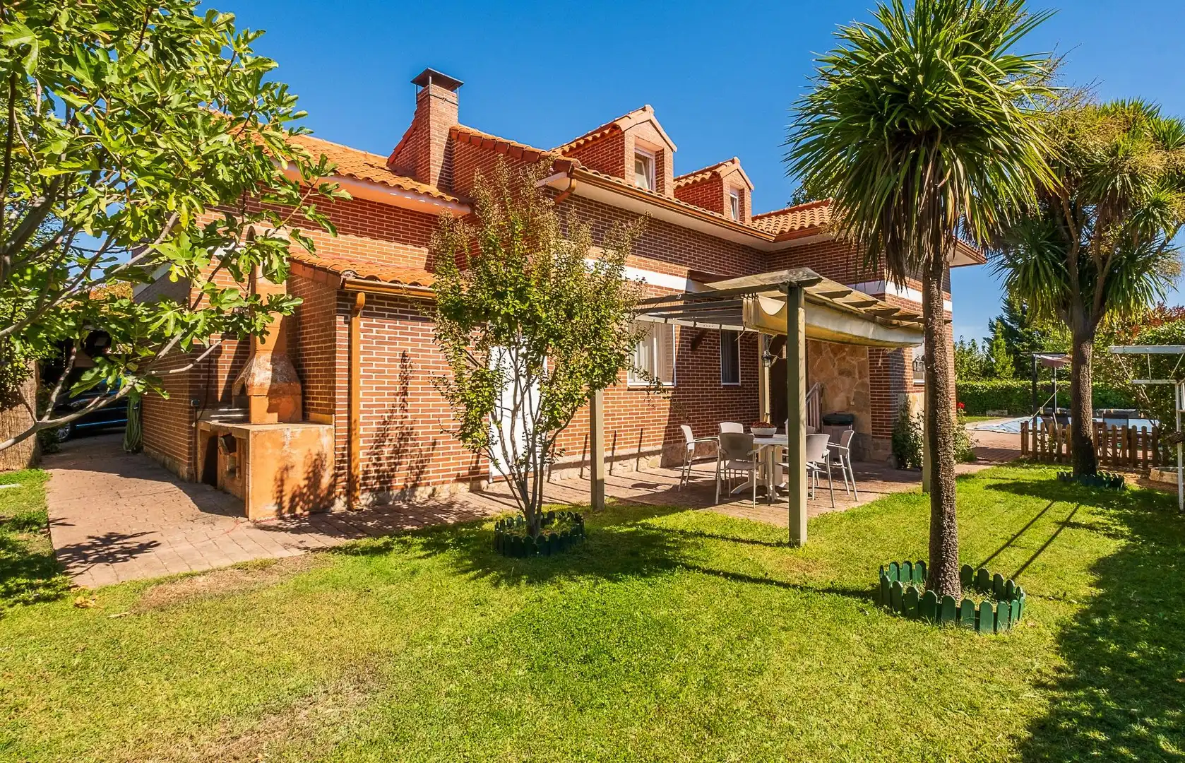 Detached house with pool for sale in Calle BILBAO