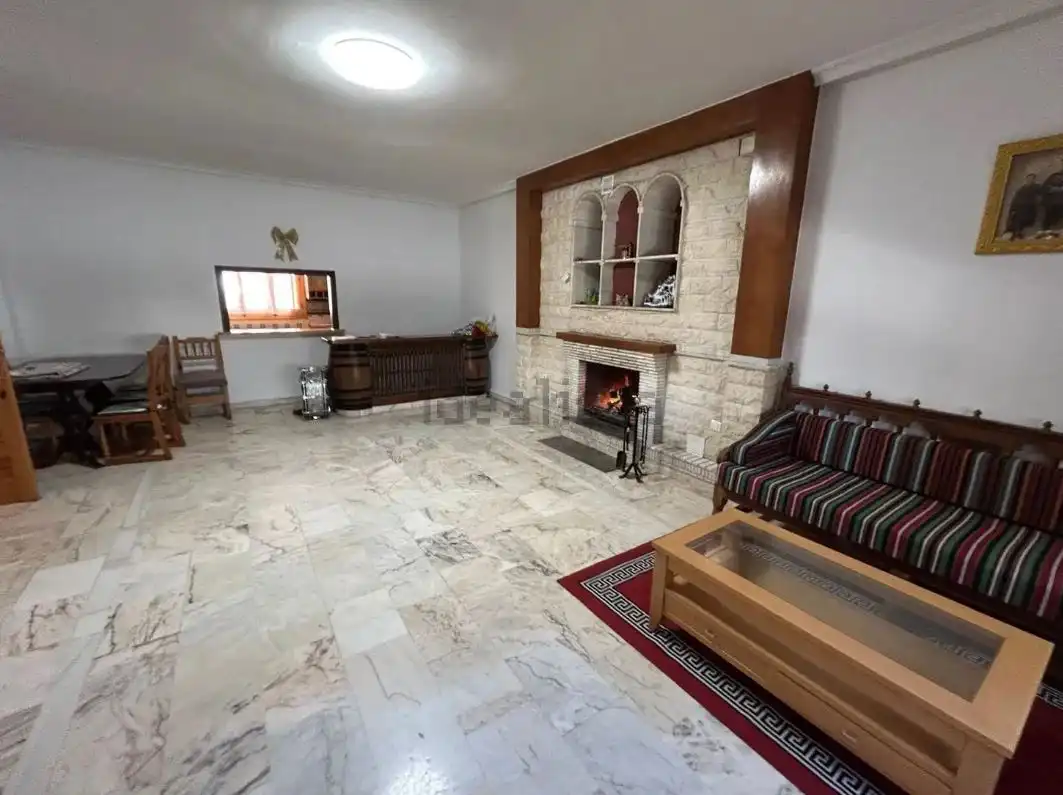 Sala d'estar de Casa o xalet en venda en Torralba de Calatrava amb Calefacció, Terrassa i Moblat