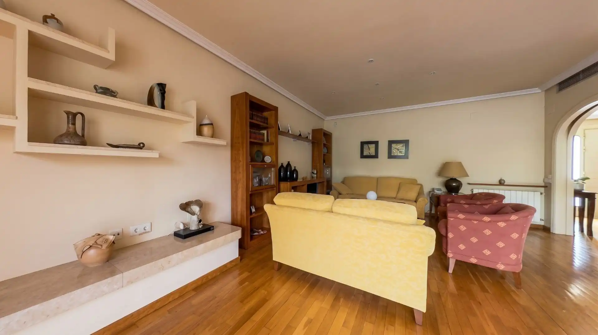 Living room of Houses for sale in Sant Feliu de Llobregat  with Air Conditioner, Heating and Private garden