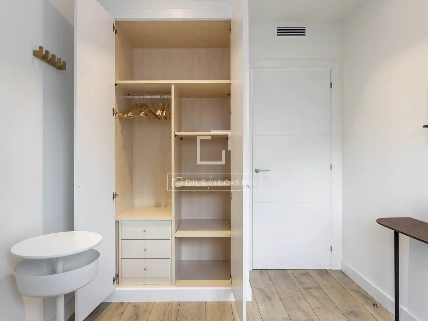 Bedroom of Flat for rent in Barcelona  with Air Conditioner, Heating and Parquet flooring