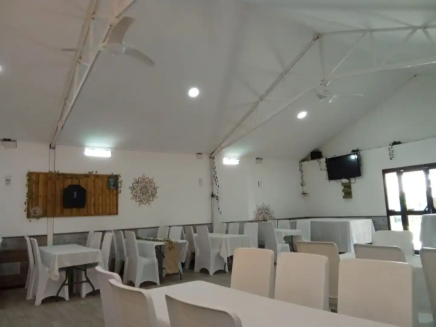 Pis en venda en La Rinconada amb Aire condicionat, Jardí privat i Piscina