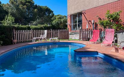 Piscina de Casa adosada en venda en Vilassar de Dalt amb Aire condicionat, Terrassa i Piscina