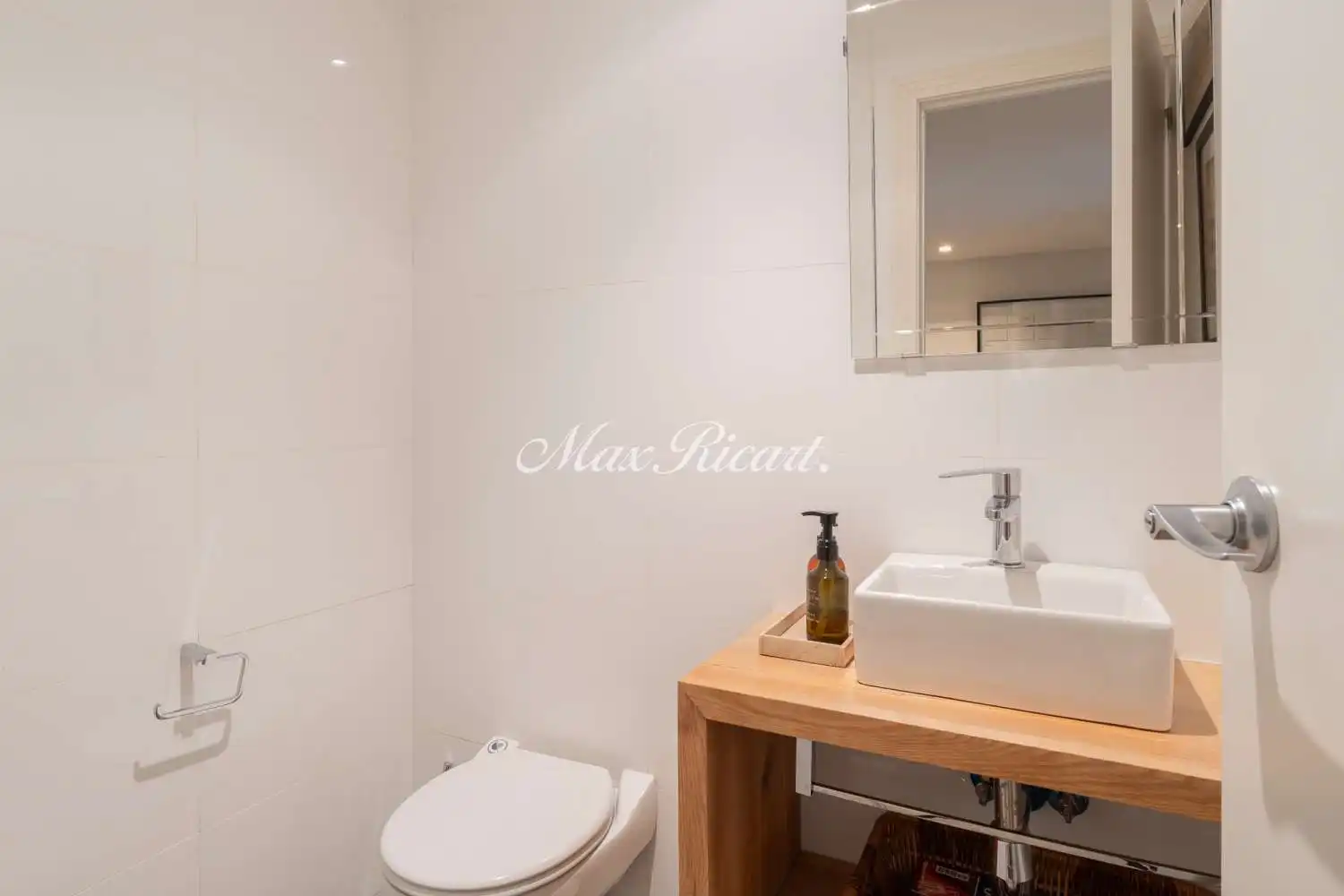 Badezimmer von Wohnung zum Verkauf in Barcelona mit Klimaanlage, Heizung und Terrasse