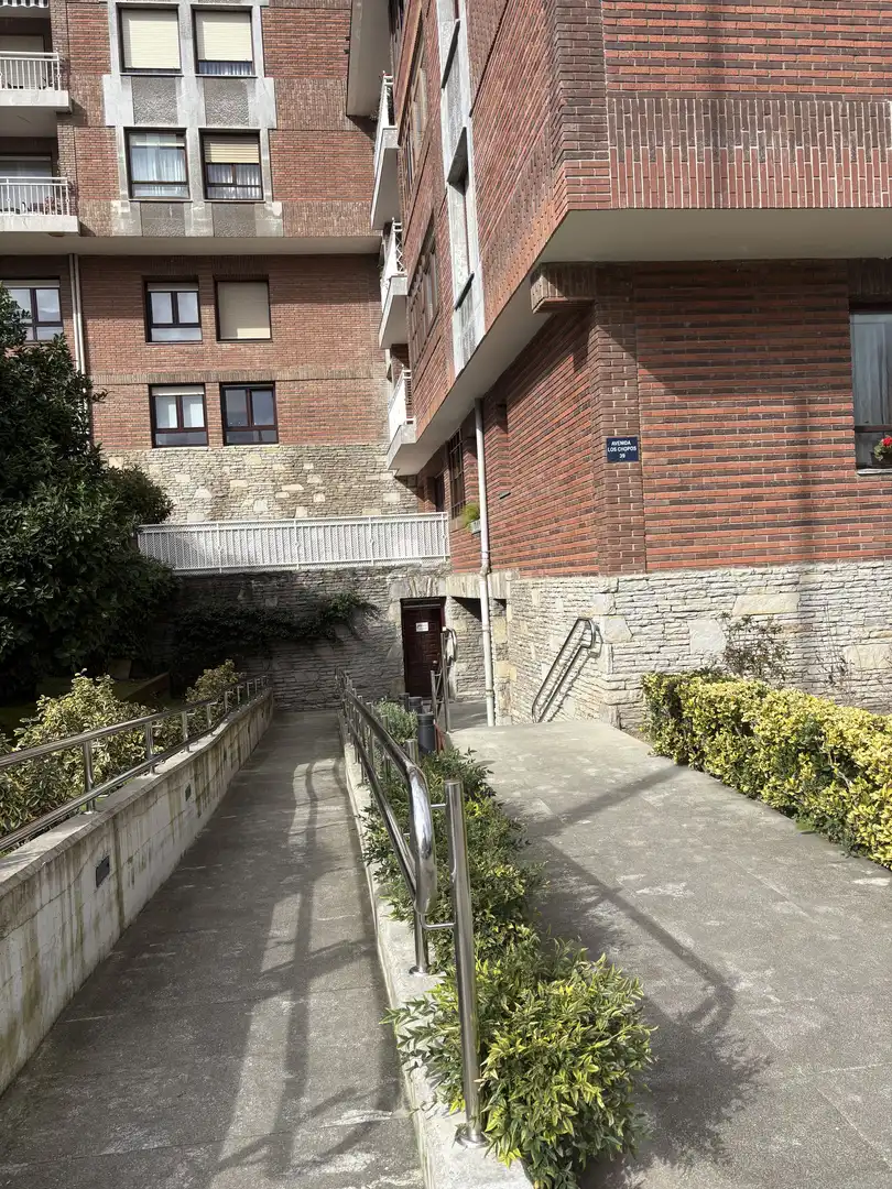 Exterior view of Flat for sale in Neguri 