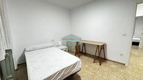 Bedroom of Flat for rent in Granada  with Furnished, TV and Balcony