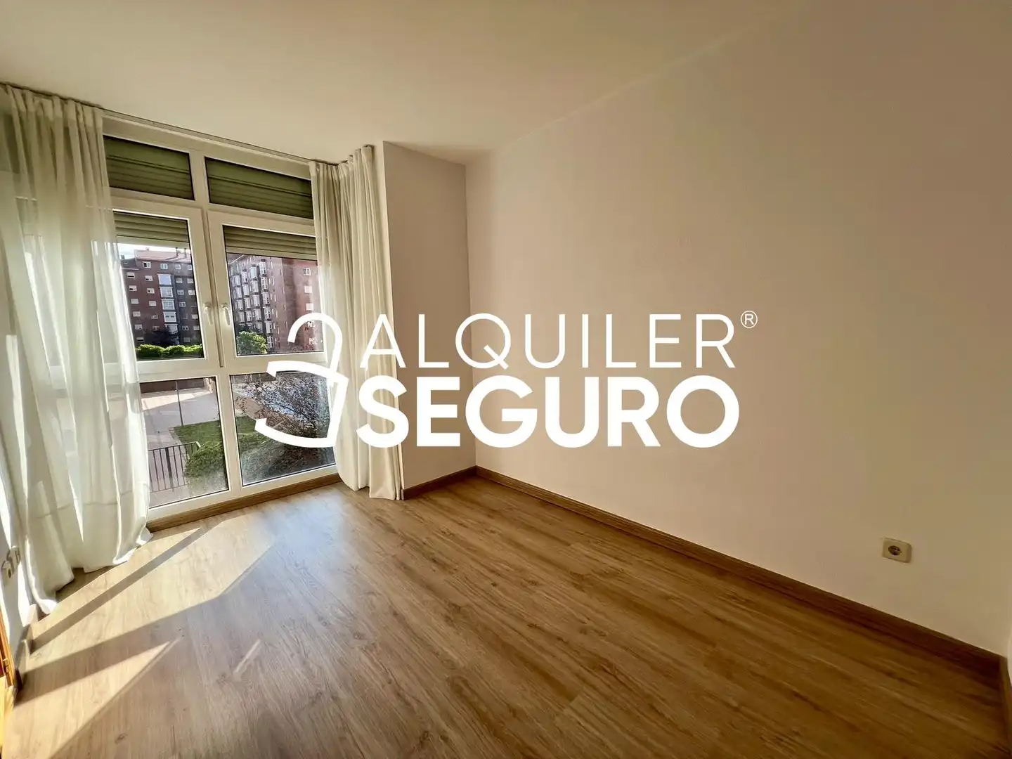 Habitación de Piso de alquiler en Madrid con Aire acondicionado, Calefacción y Piscina