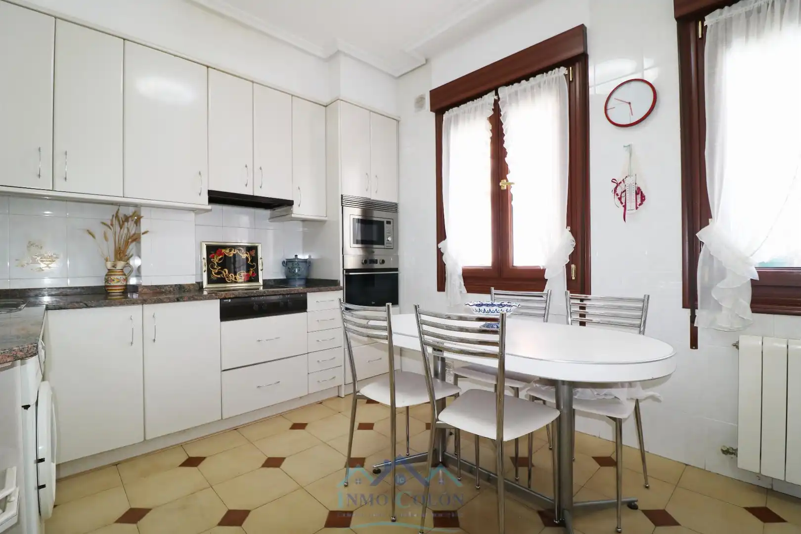 Cocina de Piso en venta en Irun  con Calefacción y Trastero